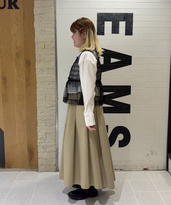 大石彩可さんの「BEAMS WOMEN｜レイヤード ヘム クロップド シャツ」を使ったコーディネート