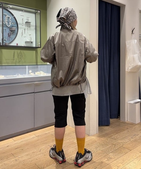 山本 里南さんの「BEAMS WOMEN｜ストレッチ カプリ パンツ」を使ったコーディネート