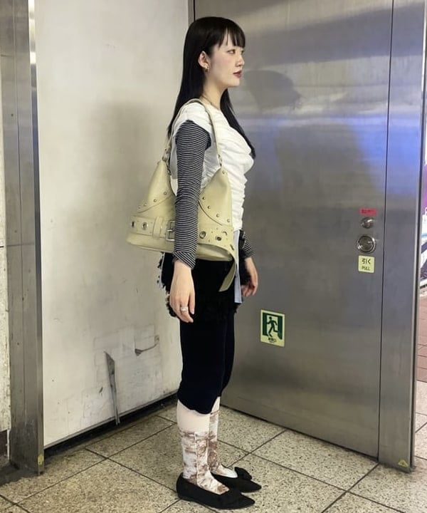 rinnaさんの「BEAMS WOMEN｜スタッズ ベルト バッグ」を使ったコーディネート