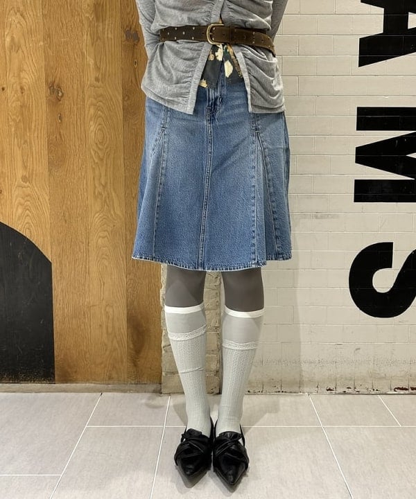 桃羽さんの「BEAMS WOMEN｜シアー フラワープリント カーディガン」を使ったコーディネート