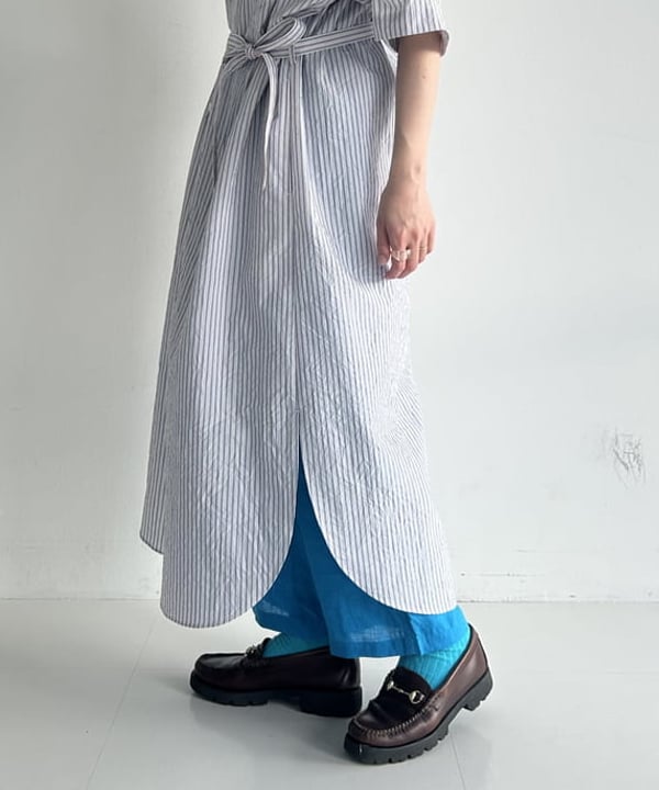 清水 彩乃さんの「BEAMS WOMEN｜maturely / ティーダブワン ボタン ウェーブ ベスト」を使ったコーディネート