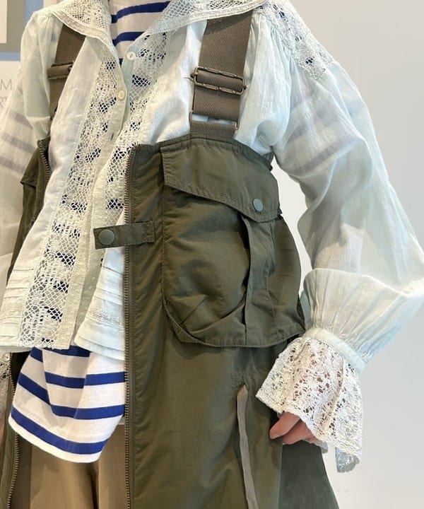 清水 彩乃さんの「BEAMS WOMEN｜ナイロン フィッシング ベスト アレンジ ワンピース」を使ったコーディネート