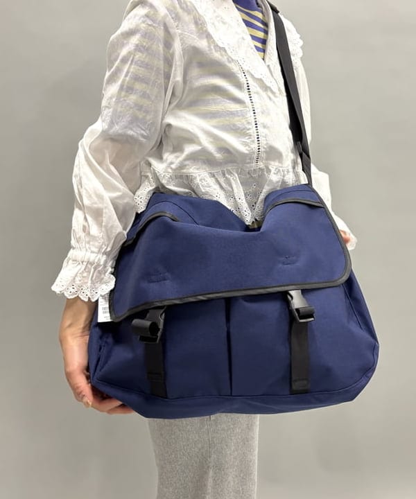 み　う　ちさんの「BEAMS WOMEN｜メッセンジャー バッグ」を使ったコーディネート