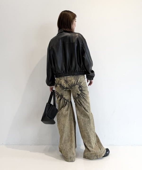 松本 佳菜子さんの「BEAMS WOMEN｜カット ジャカード ジップ シャツ」を使ったコーディネート