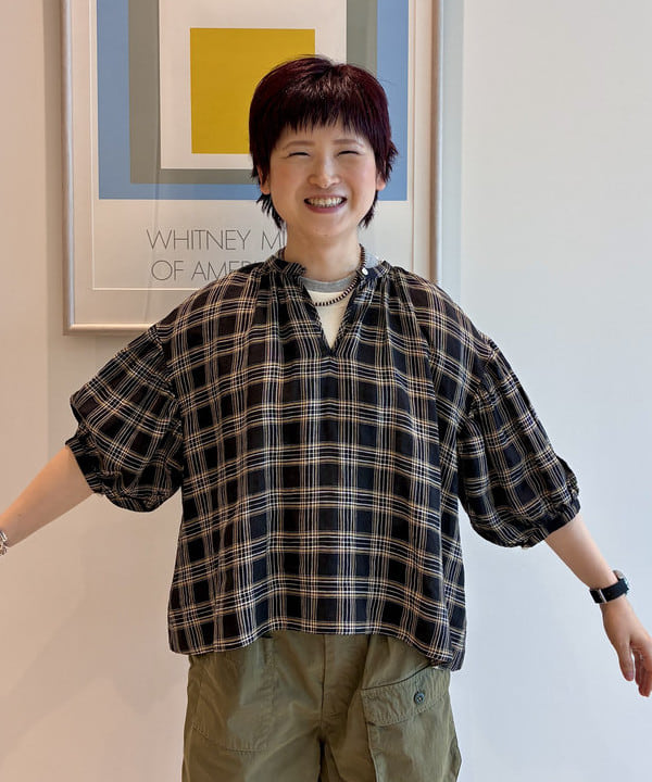 木村 梨香さんの「BEAMS WOMEN｜リネン チェック スモック シャツ」を使ったコーディネート