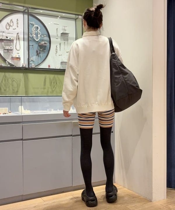 神坂 莉子さんの「BEAMS WOMEN｜コットン シルク スカーフ」を使ったコーディネート