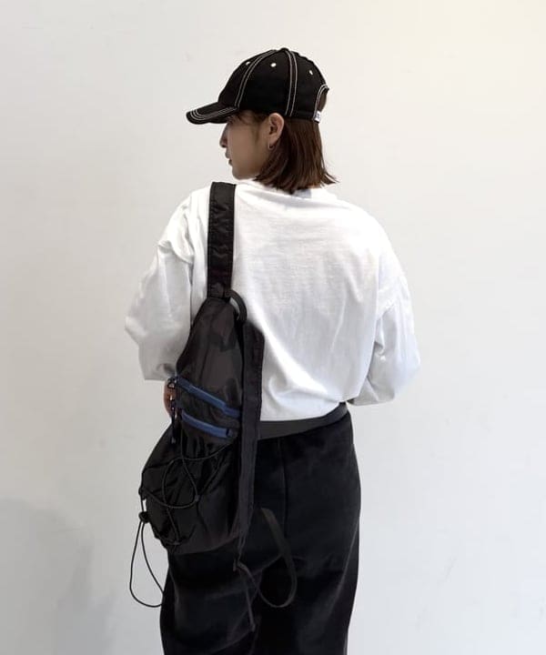 松本 佳菜子さんの「BEAMS WOMEN｜ワイド ダブル バックル ベルト」を使ったコーディネート