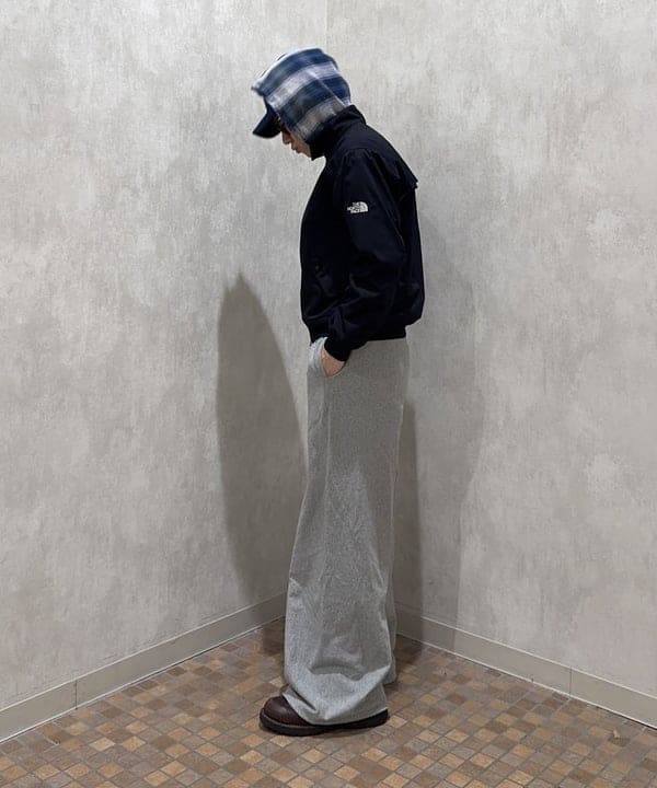 配島 孝明さんの「BEAMS WOMEN｜【別注】Champion / リバースウィーブ（R）ワイドパンツ」を使ったコーディネート