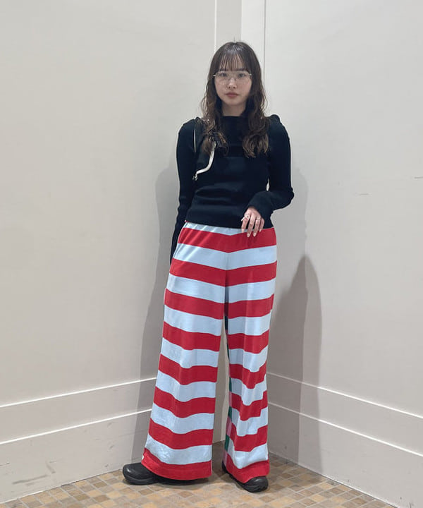 reiさんの「BEAMS WOMEN｜リブ オフショルダー ニット」を使ったコーディネート