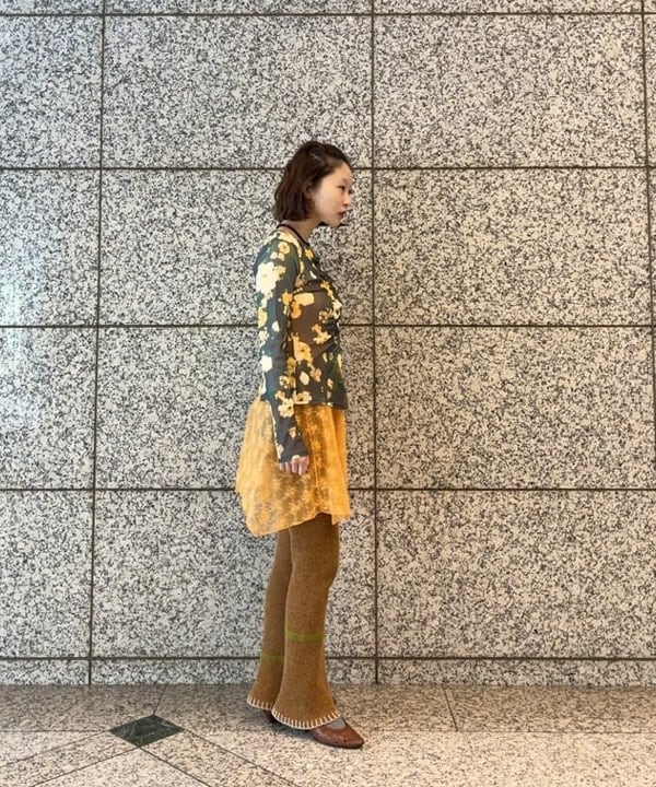 水野 萌香さんの「BEAMS WOMEN｜シアー フラワープリント カーディガン」を使ったコーディネート