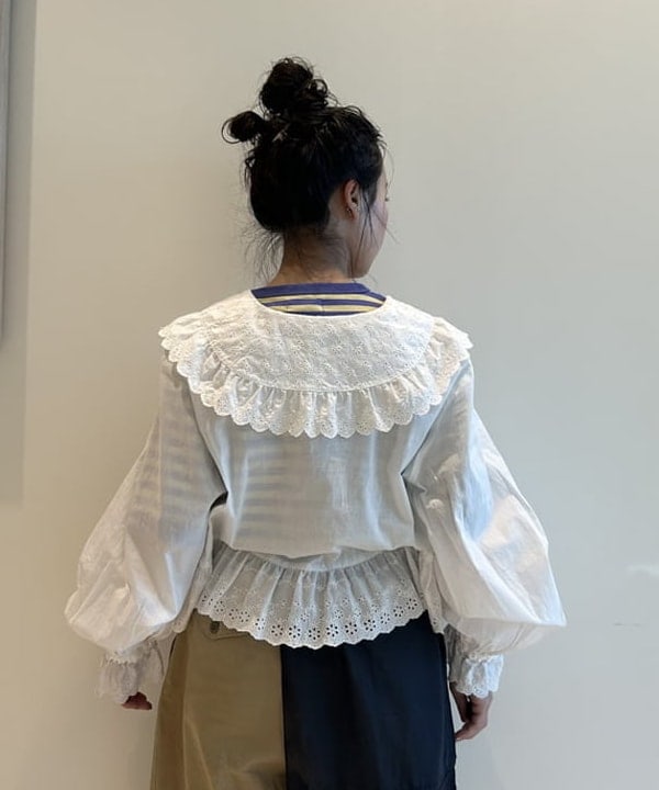 清水 彩乃さんの「BEAMS WOMEN｜カットワーク ブラウス」を使ったコーディネート