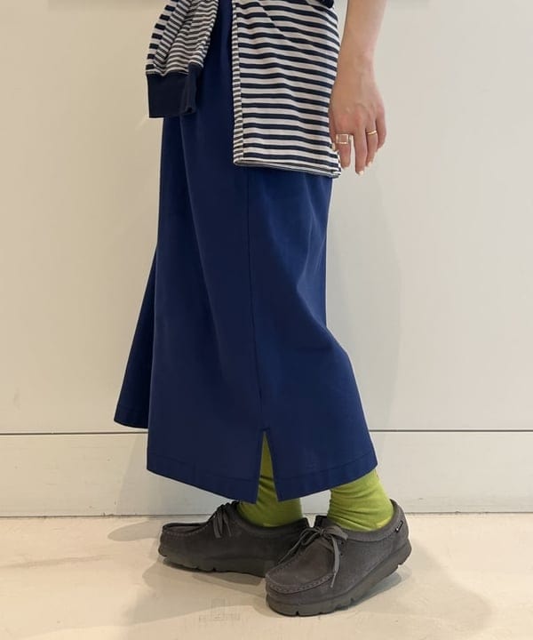 清水 彩乃さんの「BEAMS WOMEN｜エンブロイダリー マルチボーダー ショートスリーブ Tシャツ」を使ったコーディネート