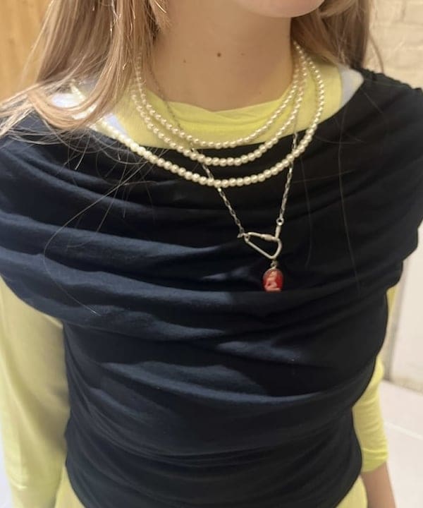 江口 息吹さんの「BEAMS WOMEN｜BEAMS BOY / 樹脂 パール ロング ネックレス」を使ったコーディネート