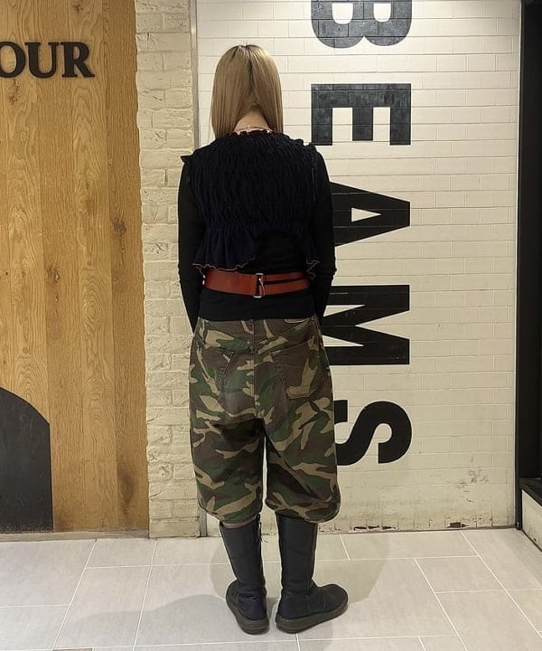 江口 息吹さんの「BEAMS WOMEN｜ワイド ダブル バックル ベルト」を使ったコーディネート