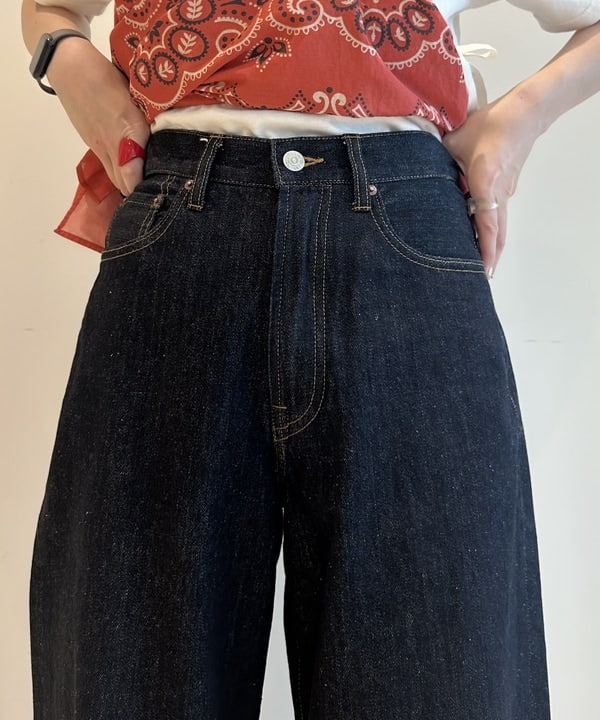 清水 彩乃さんの「BEAMS WOMEN｜ワイド デニム パンツ」を使ったコーディネート