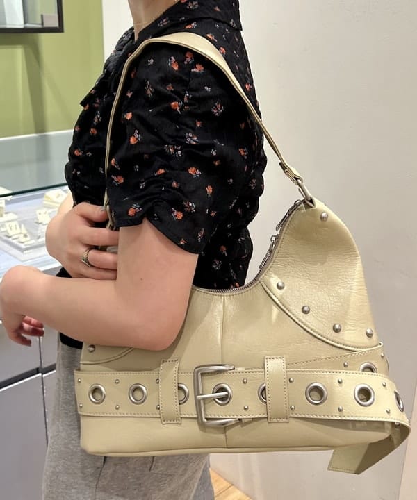 ナカノ アイさんの「BEAMS WOMEN｜キリカエライン スウェット パンツ」を使ったコーディネート