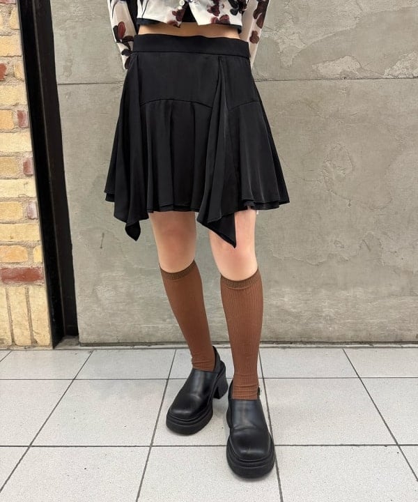 リズさんの「BEAMS WOMEN｜スタッズ ベルト バッグ」を使ったコーディネート