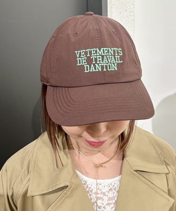 早川 萌子さんの「BEAMS WOMEN｜DANTON / 6パネル ロゴ キャップ」を使ったコーディネート