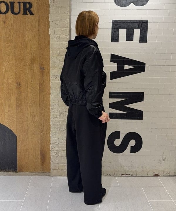 マツミヤさんの「BEAMS WOMEN｜フェイクレイヤード フライトジャケット【ワイドショートフィット】」を使ったコーディネート