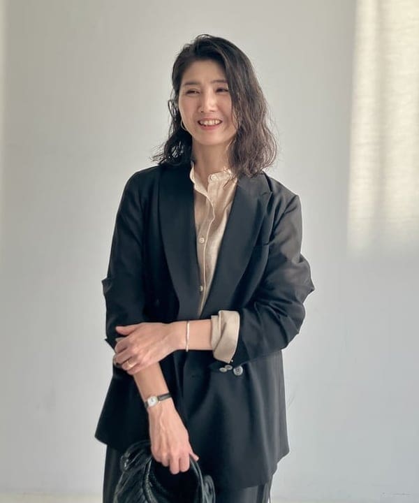 松元 晴佳さんの「BEAMS WOMEN｜AK+1 / シアー 4ボタン ダブル ジャケット」を使ったコーディネート