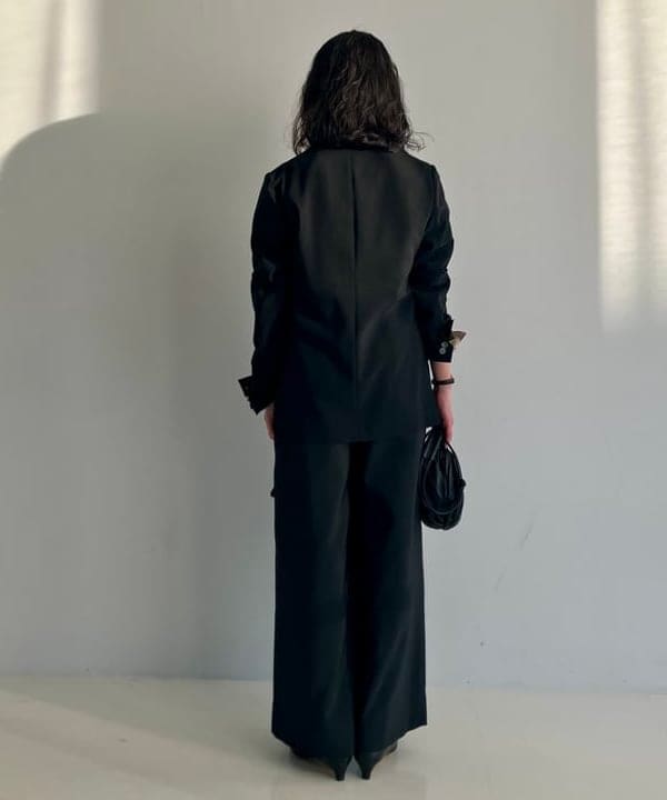 松元 晴佳さんの「BEAMS WOMEN｜AK+1 / シアー 4ボタン ダブル ジャケット」を使ったコーディネート