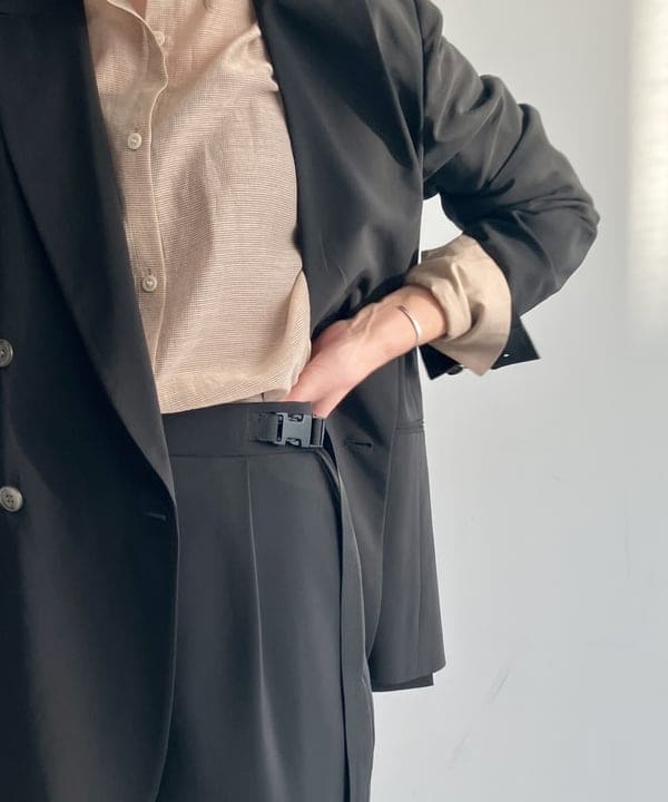 松元 晴佳さんの「BEAMS WOMEN｜AK+1 / シアー 4ボタン ダブル ジャケット」を使ったコーディネート