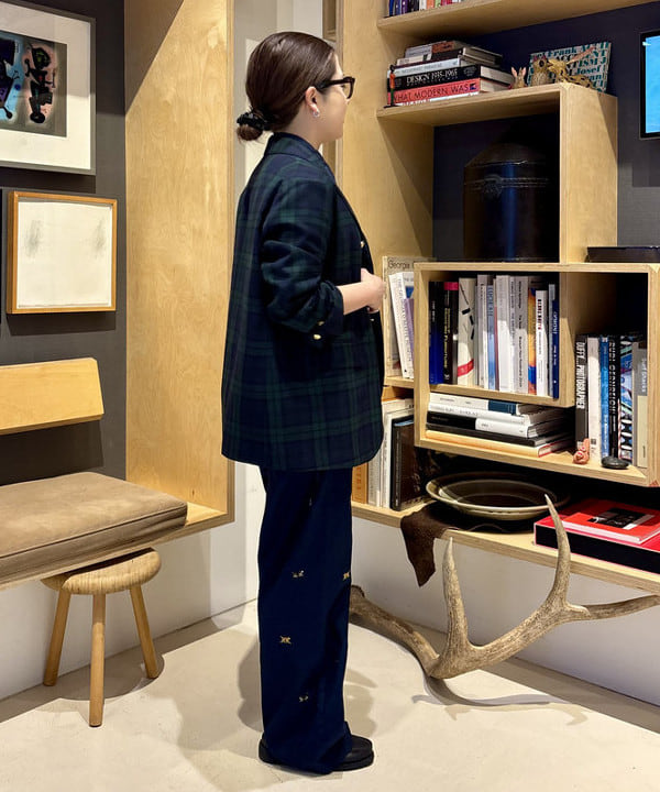 吉野 多恵さんの「BEAMS WOMEN｜ティーダブ スリー ボタン ブレザー」を使ったコーディネート