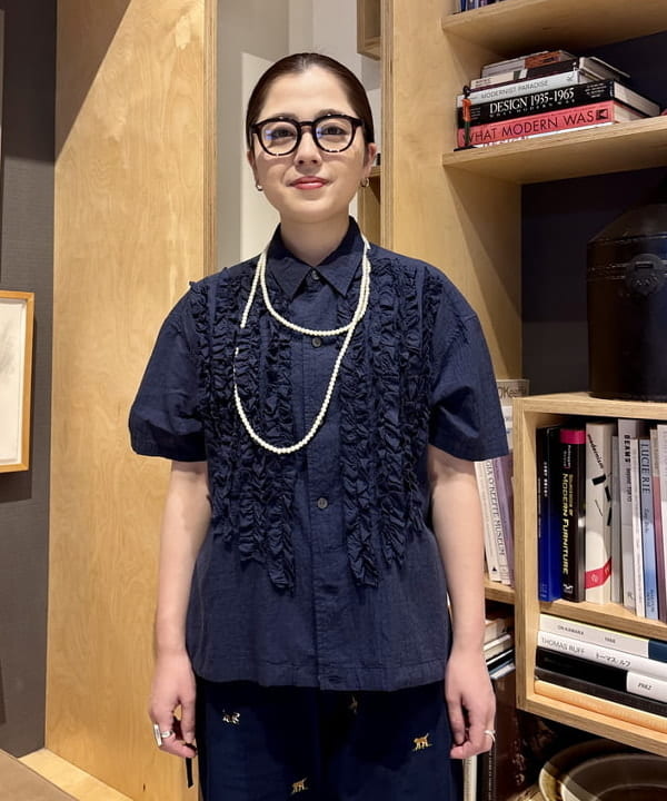 吉野 多恵さんの「BEAMS WOMEN｜ティーダブ スリー ボタン ブレザー」を使ったコーディネート