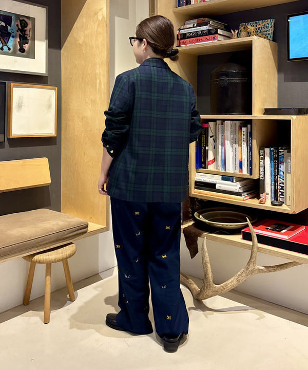 吉野 多恵さんの「BEAMS WOMEN｜ティーダブ スリー ボタン ブレザー」を使ったコーディネート