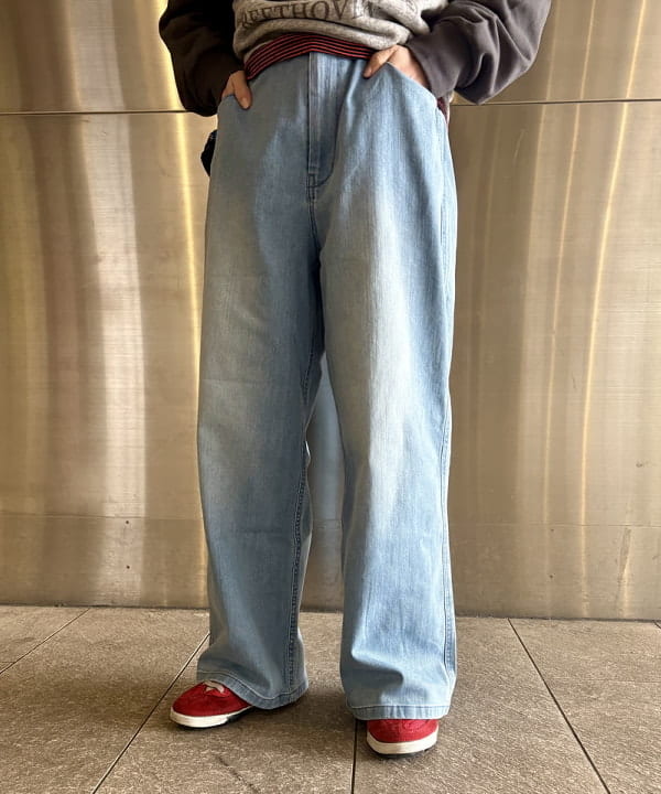 みりさんの「【別注】Gramicci / 5ポケット ワイド デニム ＜着回し力抜群＞」を使ったコーディネート