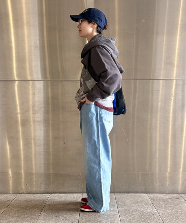 みりさんの「【別注】Gramicci / 5ポケット ワイド デニム ＜着回し力抜群＞」を使ったコーディネート