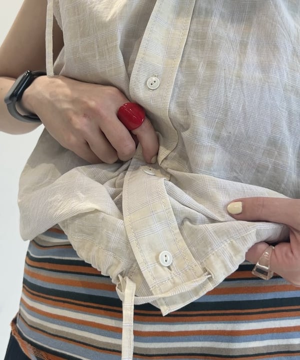 清水 彩乃さんの「BEAMS WOMEN｜チェック & デニム シュシュ 3SET」を使ったコーディネート