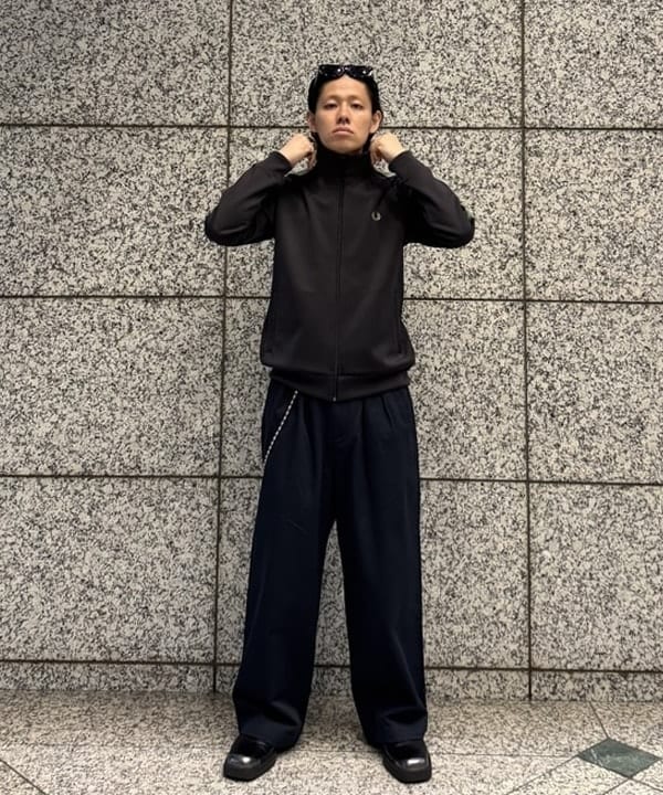配島 孝明さんの「BEAMS WOMEN｜【別注】FRED PERRY / トラックジャケット」を使ったコーディネート