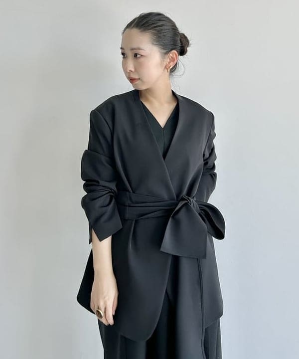 佐藤 美樹さんの「BEAMS WOMEN｜ドライカルゼ ベルテッド ジャケット」を使ったコーディネート