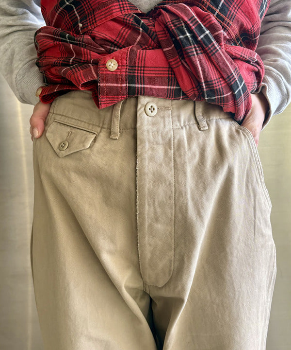 みりさんの「【別注】HEAR MY NAME &times; maturely / ニュアンス チノ」を使ったコーディネート