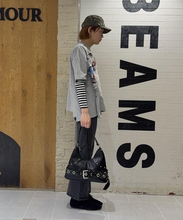 マツミヤさんの「BEAMS WOMEN｜スタッズ ベルト バッグ」を使ったコーディネート