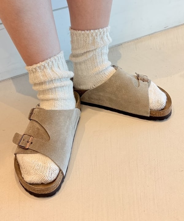 ナガオカ サキさんの「BEAMS WOMEN｜【別注】Winner Caps / スエード &times; ツイル キャップ」を使ったコーディネート