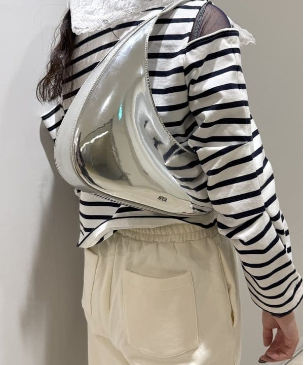 庭野 優紀さんの「BEAMS WOMEN｜maturely / ボーダー オープン ショルダー ロングスリーブ カットソー」を使ったコーディネート