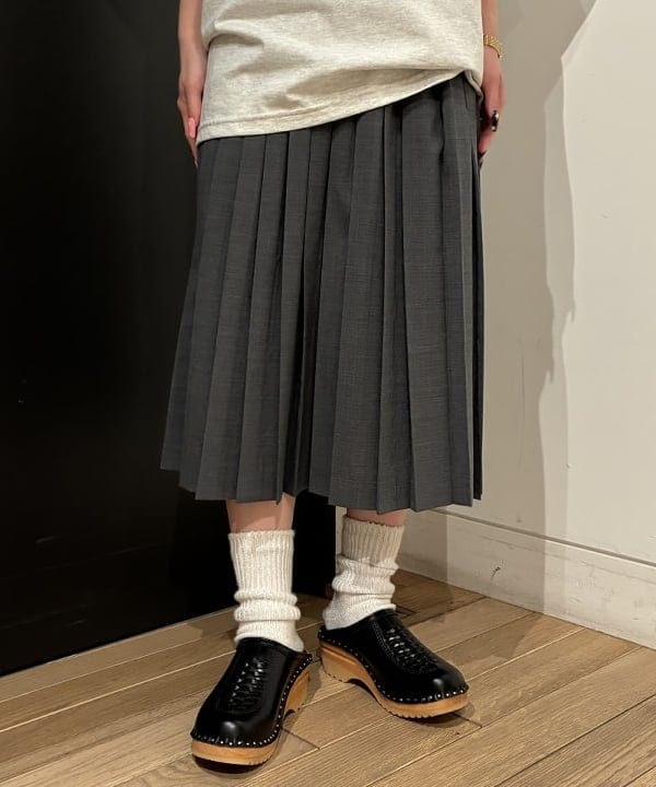 ando naoさんの「BEAMS WOMEN｜ミックス プリーツ スカート」を使ったコーディネート