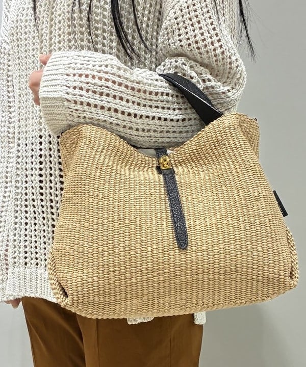 OSUMIさんの「BEAMS WOMEN｜AK+1 / コットン ストレッチ パンツ」を使ったコーディネート