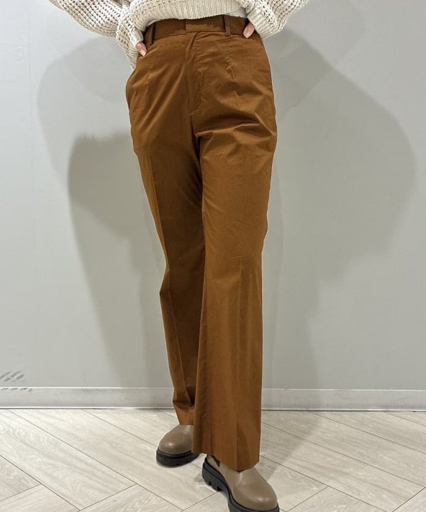 OSUMIさんの「BEAMS WOMEN｜AK+1 / コットン ストレッチ パンツ」を使ったコーディネート