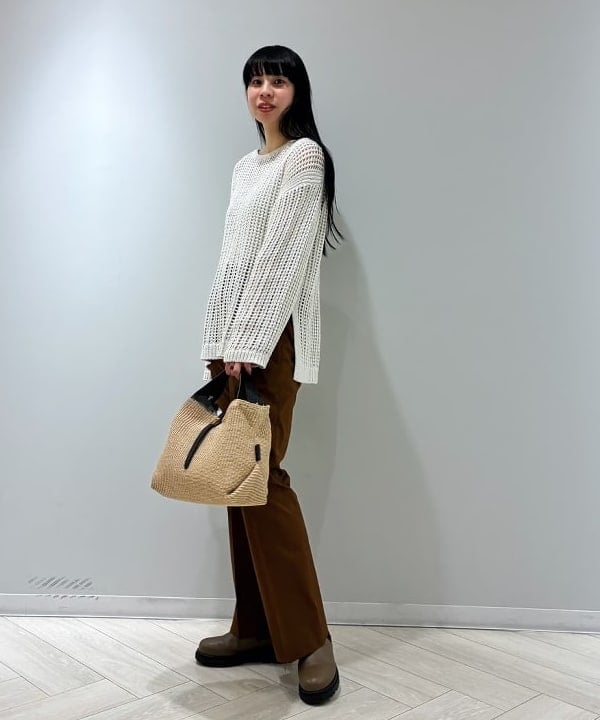 OSUMIさんの「BEAMS WOMEN｜AK+1 / コットン ストレッチ パンツ」を使ったコーディネート