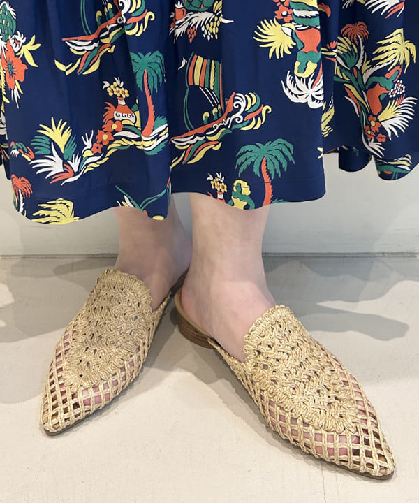 清水 彩乃さんの「BEAMS WOMEN｜ダメージ サーマル Tシャツ」を使ったコーディネート