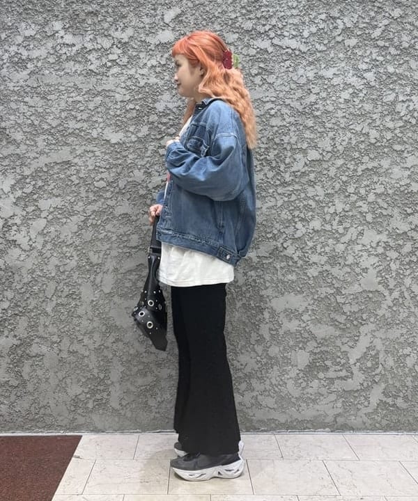 マツモト アカネさんの「BEAMS WOMEN｜レース シアー フレア パンツ」を使ったコーディネート