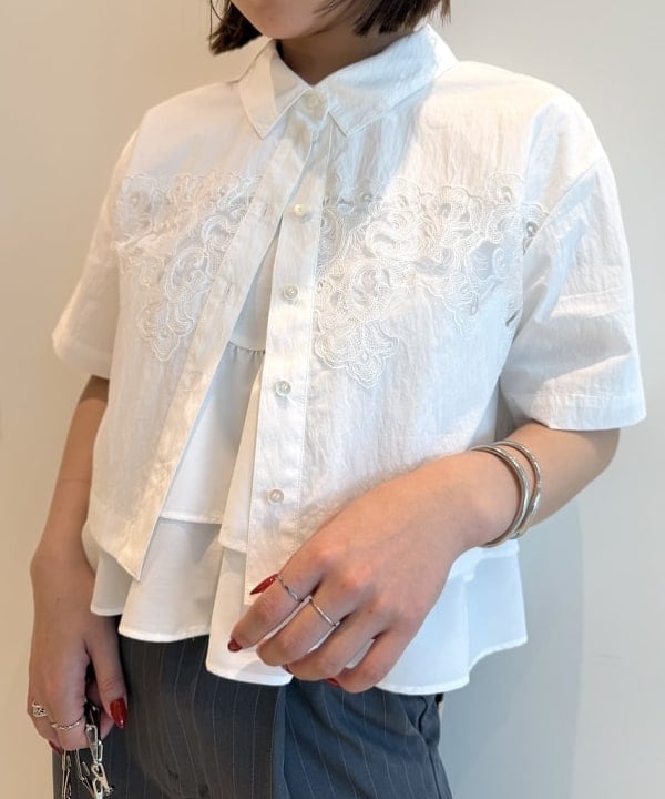 松本 佳菜子さんの「BEAMS WOMEN｜リボン チェーン バッグ」を使ったコーディネート