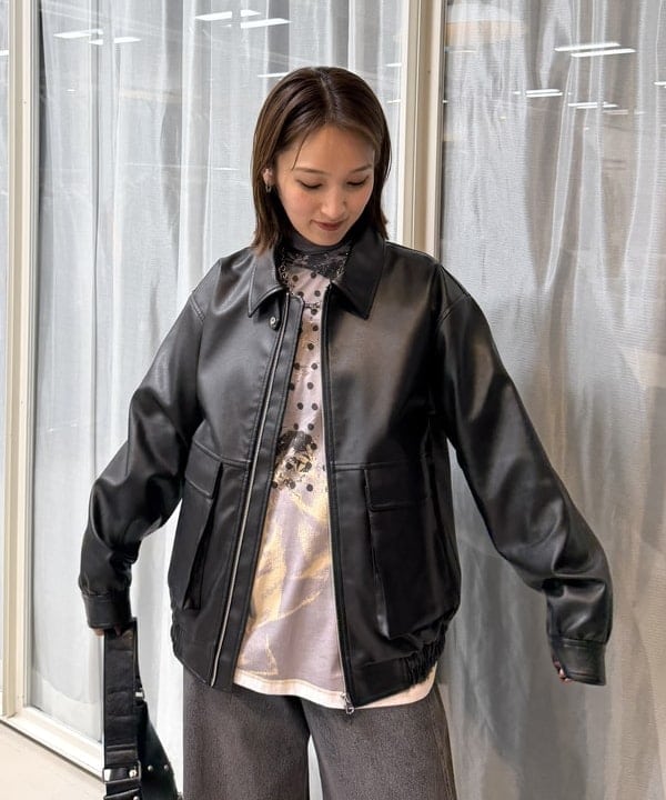 松本 佳菜子さんの「BEAMS WOMEN｜フェイクレザー フライト ジャケット」を使ったコーディネート