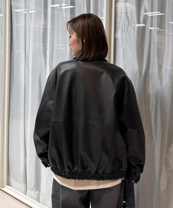 松本 佳菜子さんの「BEAMS WOMEN｜フェイクレザー フライト ジャケット」を使ったコーディネート