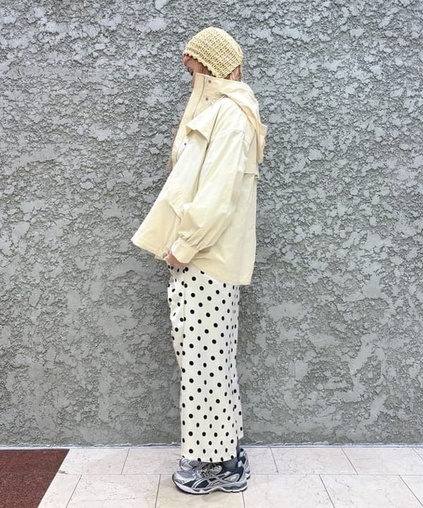 マツモト アカネさんの「BEAMS WOMEN｜ドット サテン フリル スカート」を使ったコーディネート