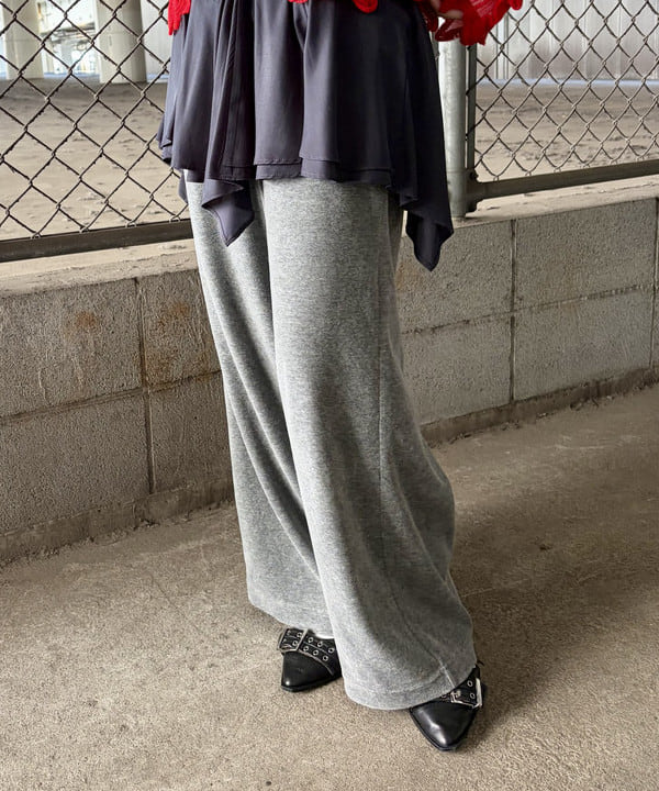 むりょさんの「BEAMS WOMEN｜イレギュラー ヘム ミニスカート」を使ったコーディネート