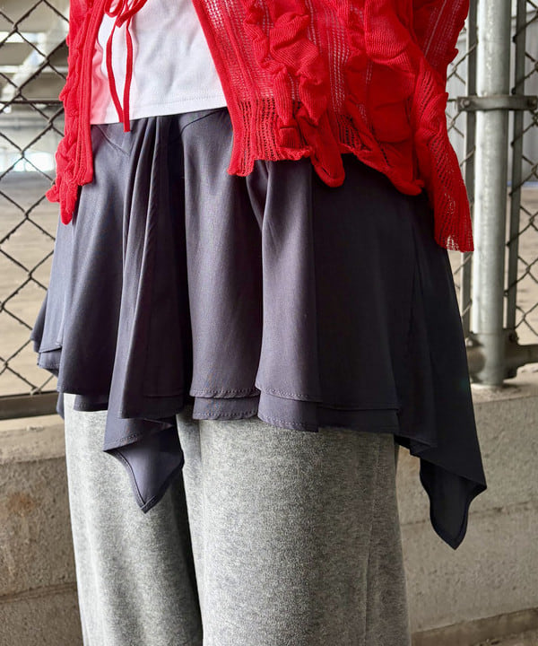 むりょさんの「BEAMS WOMEN｜イレギュラー ヘム ミニスカート」を使ったコーディネート